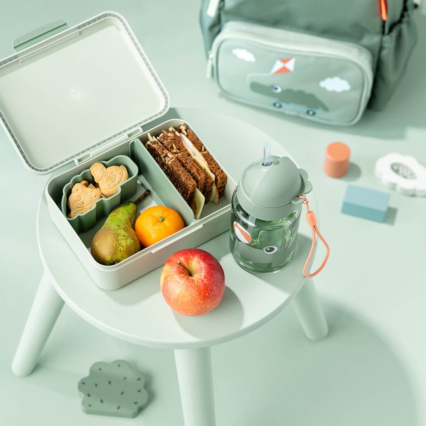 Done By Deer Lunch Box With Divider - Playground Green