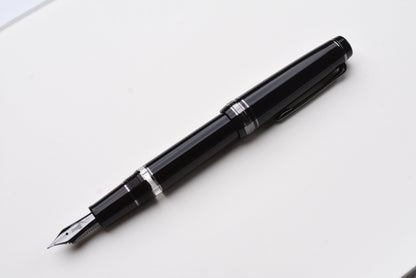 BUNGUBOX Original Fountain Pen - Piston - The Witch 2022
