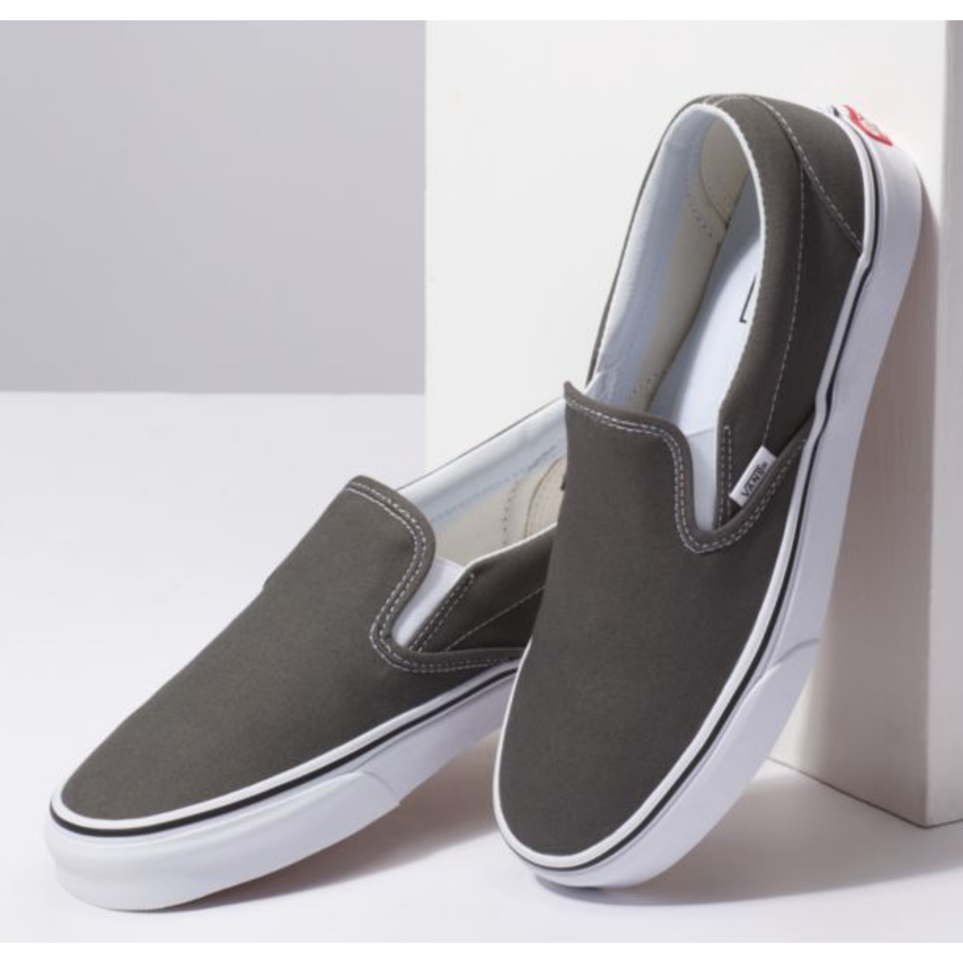 VANS - CLASSIC SLIP-ON | CHARCOAL