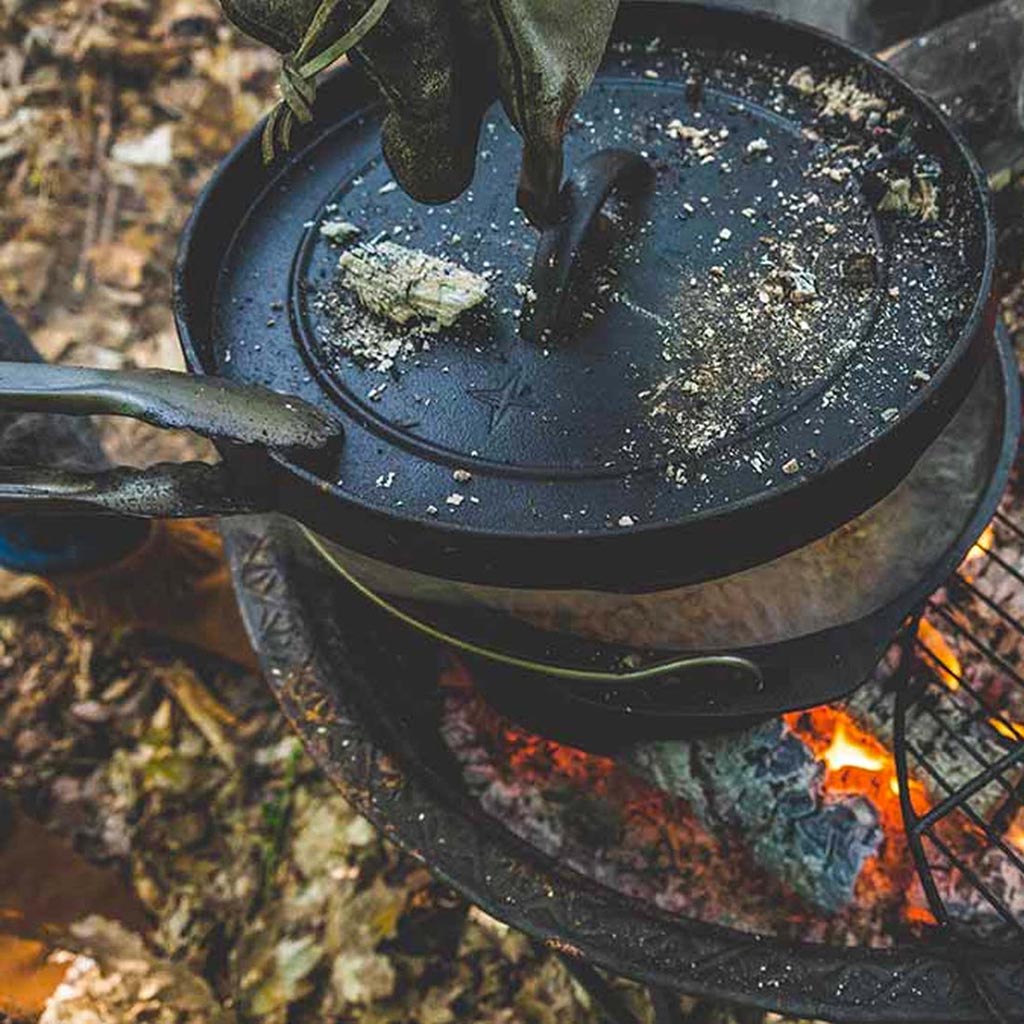 Cast Iron Dutch Oven