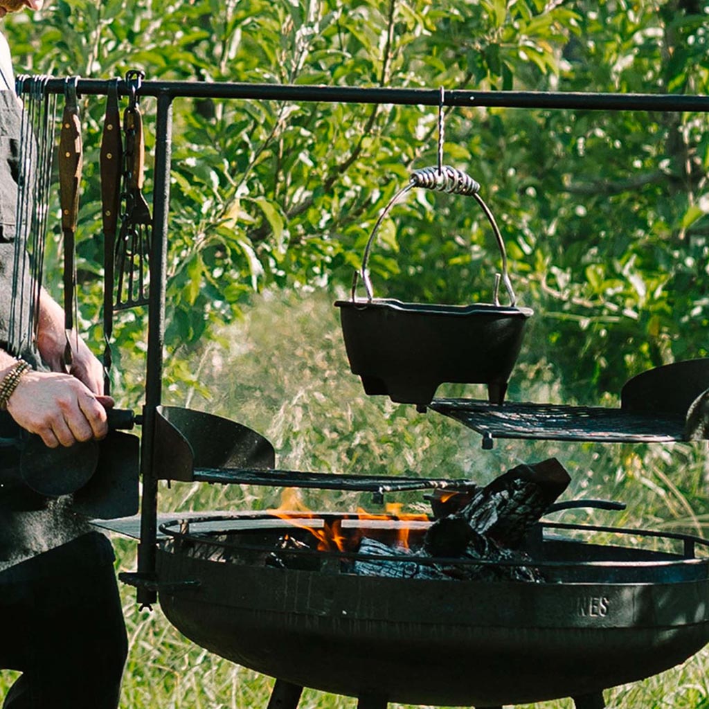 Cast Iron Dutch Oven