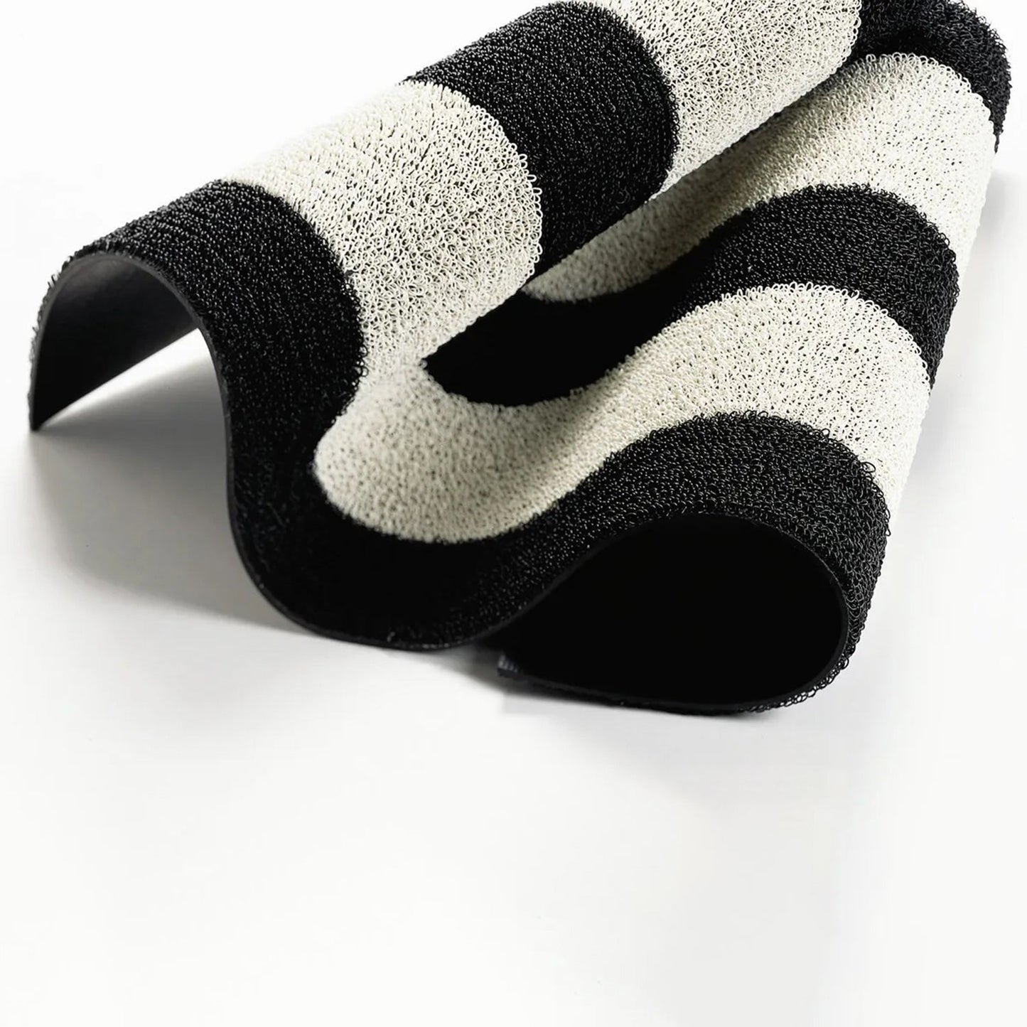 chilewich | shag doormat 46x71cm (18x28") | bold stripe black + white