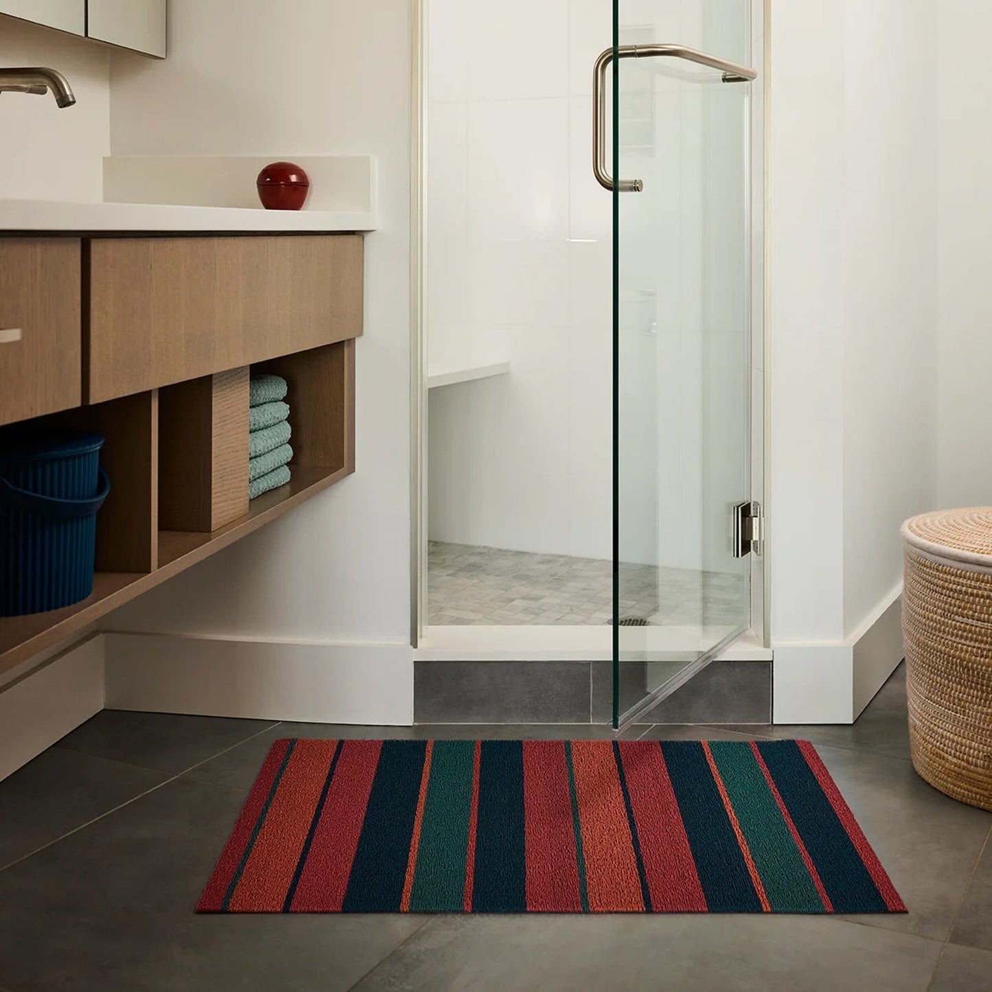 chilewich | shag utility doormat 61x91cm (24x36") | bolt stripe raspberry