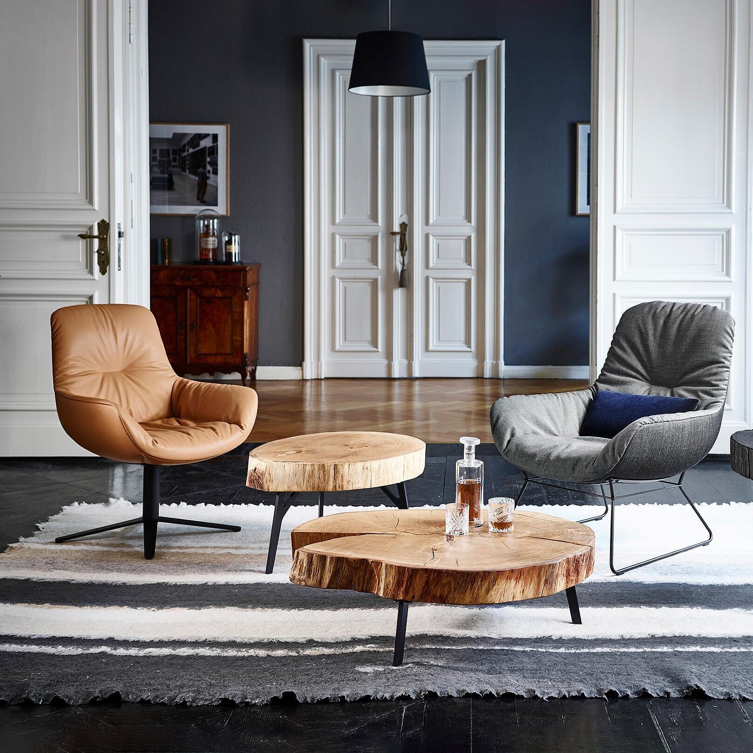 freifrau | leya lounge chair | x-base frame | orient ebony (black) leather