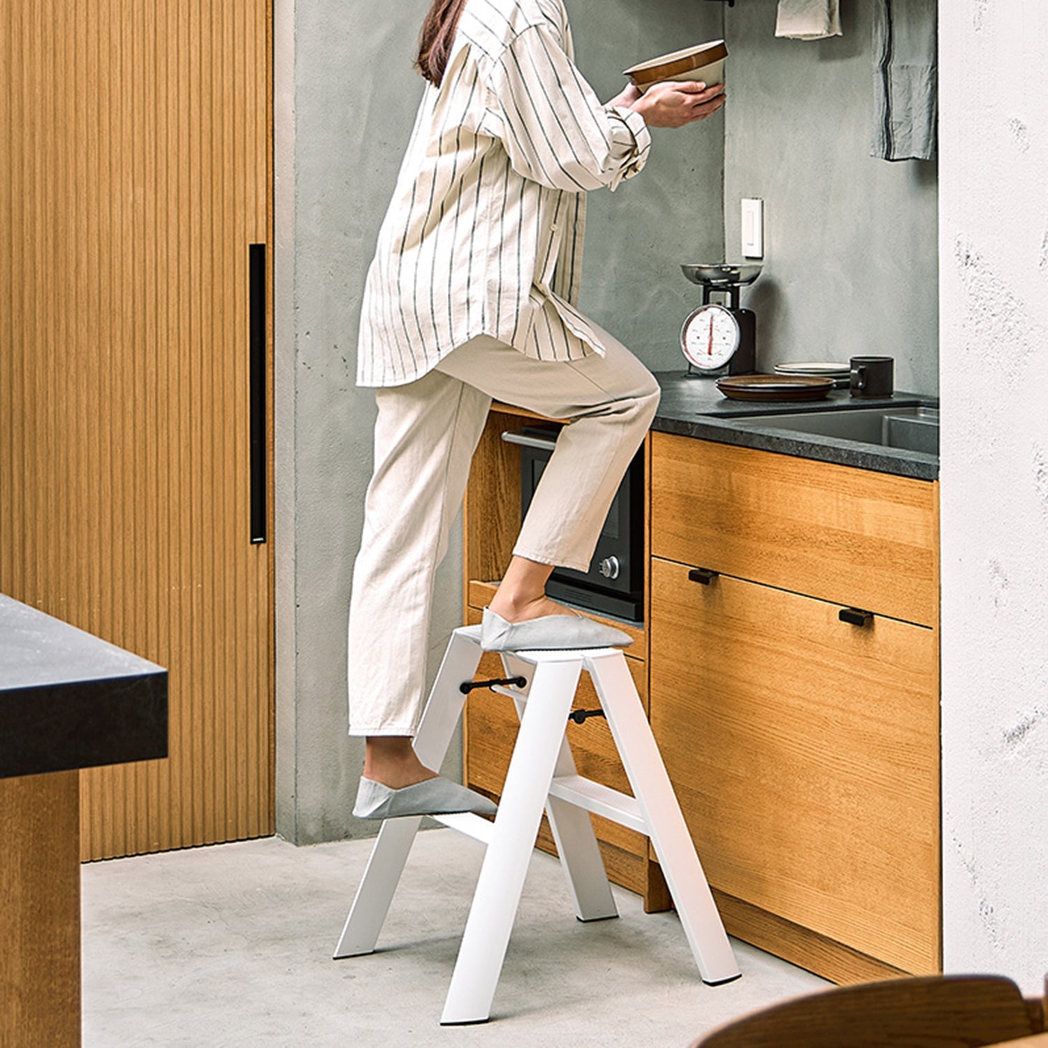 hasegawa | lucano 2 step ladder | white (japan) - LC