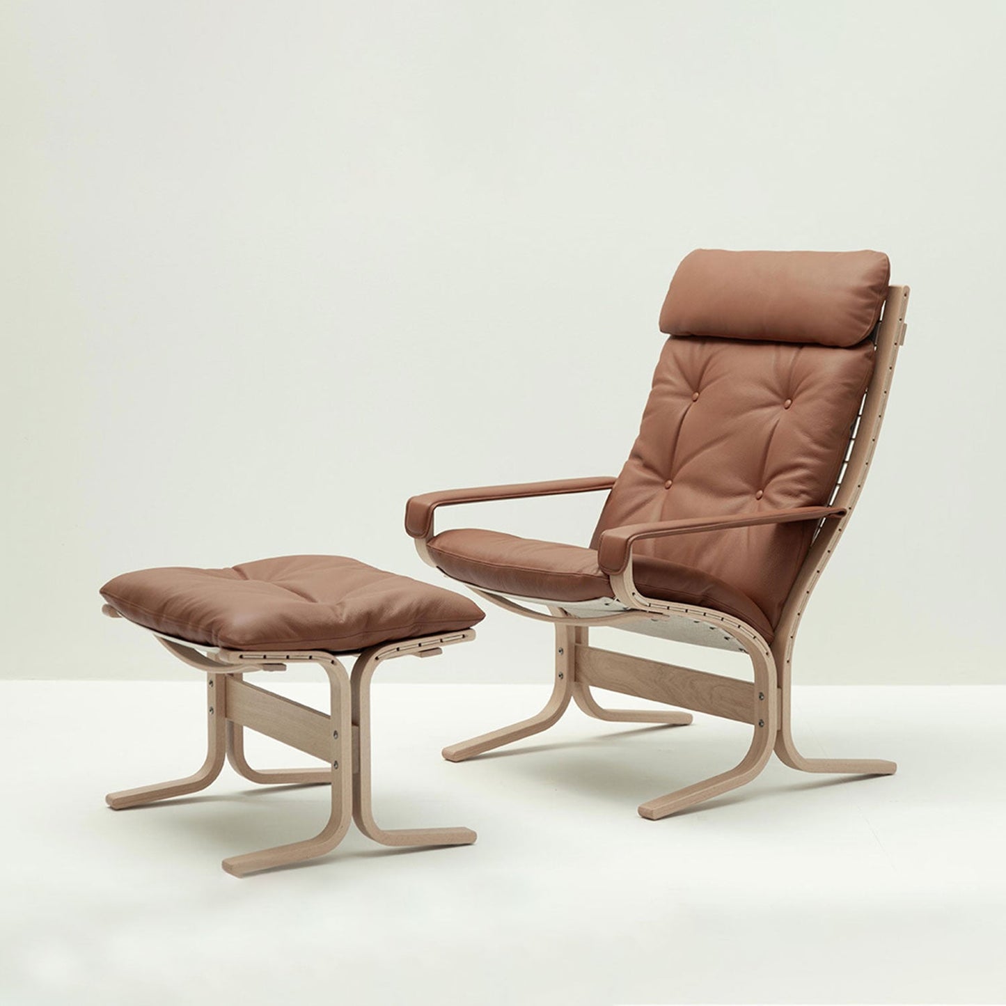 hjelle | siesta classic 301 chair | high back with arms | oak + rustical tan leather