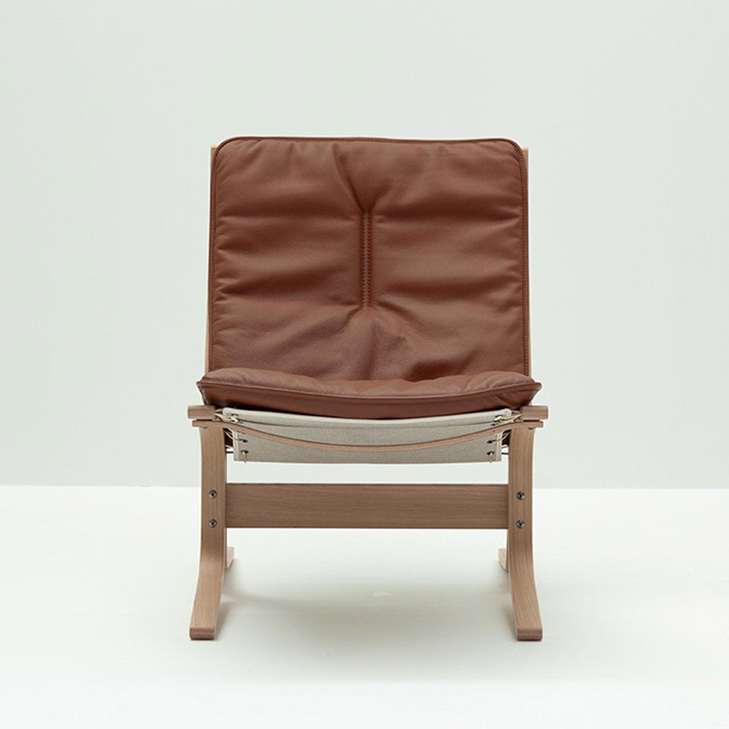 hjelle | siesta fiora 307 chair | low back | oak + rustical tan leather