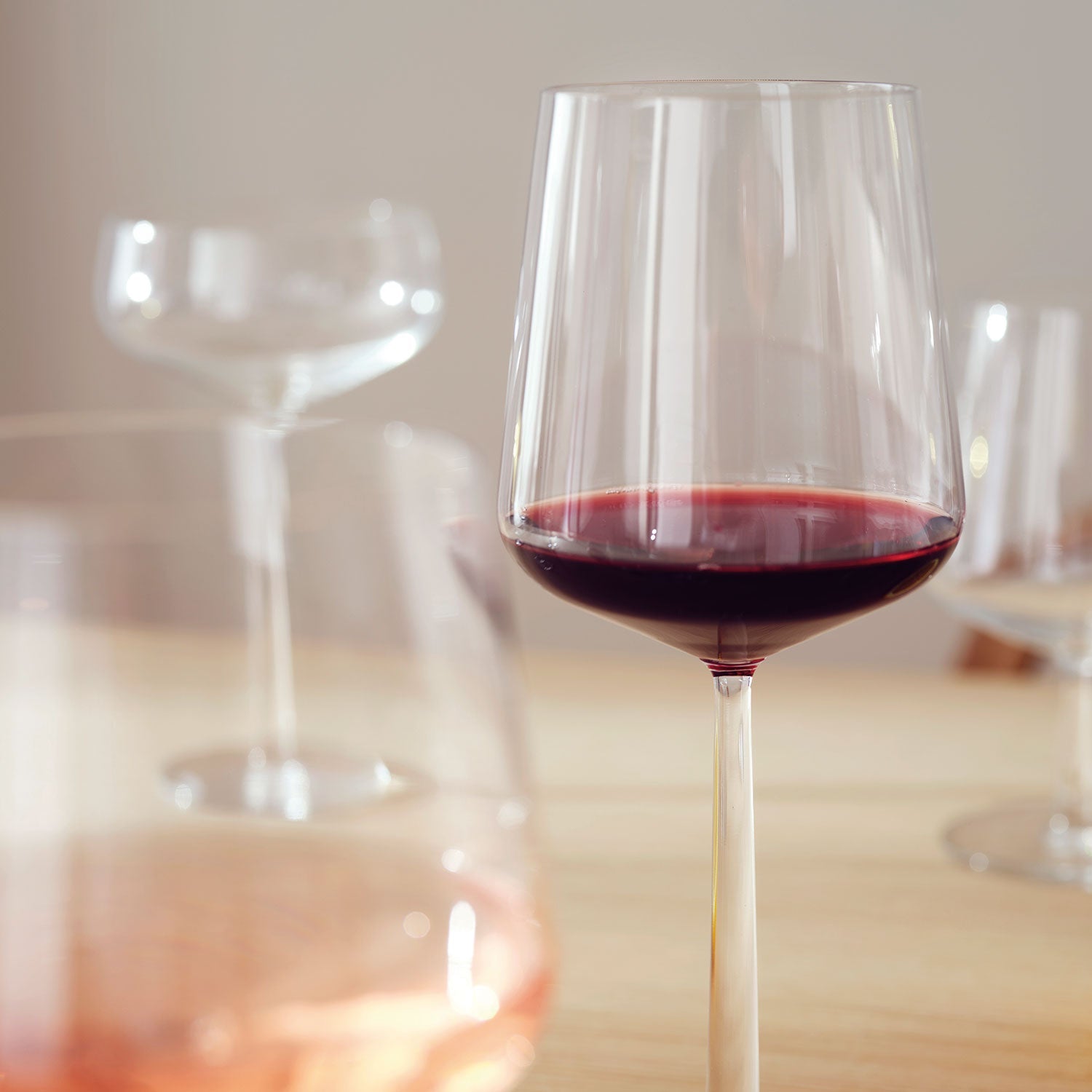 iittala | essence red wine glass | set of 2